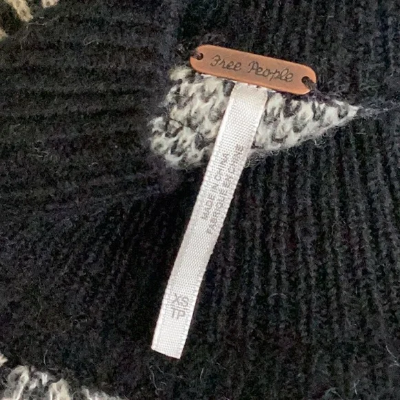 Free People Zebra Print Sweater Wool Blend Leave Me Wild Mock Neck Size XS - Picture 10 of 11